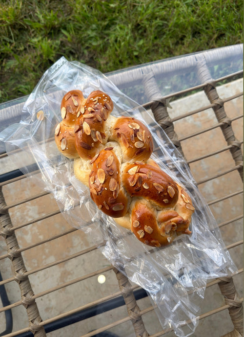 Almonds Challah bread