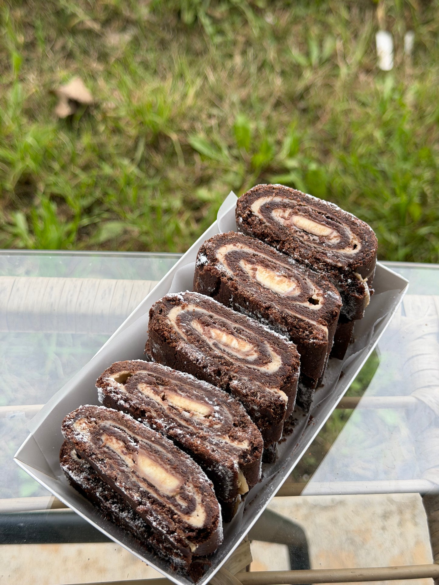 Brownies style cookies filled with nougat cream