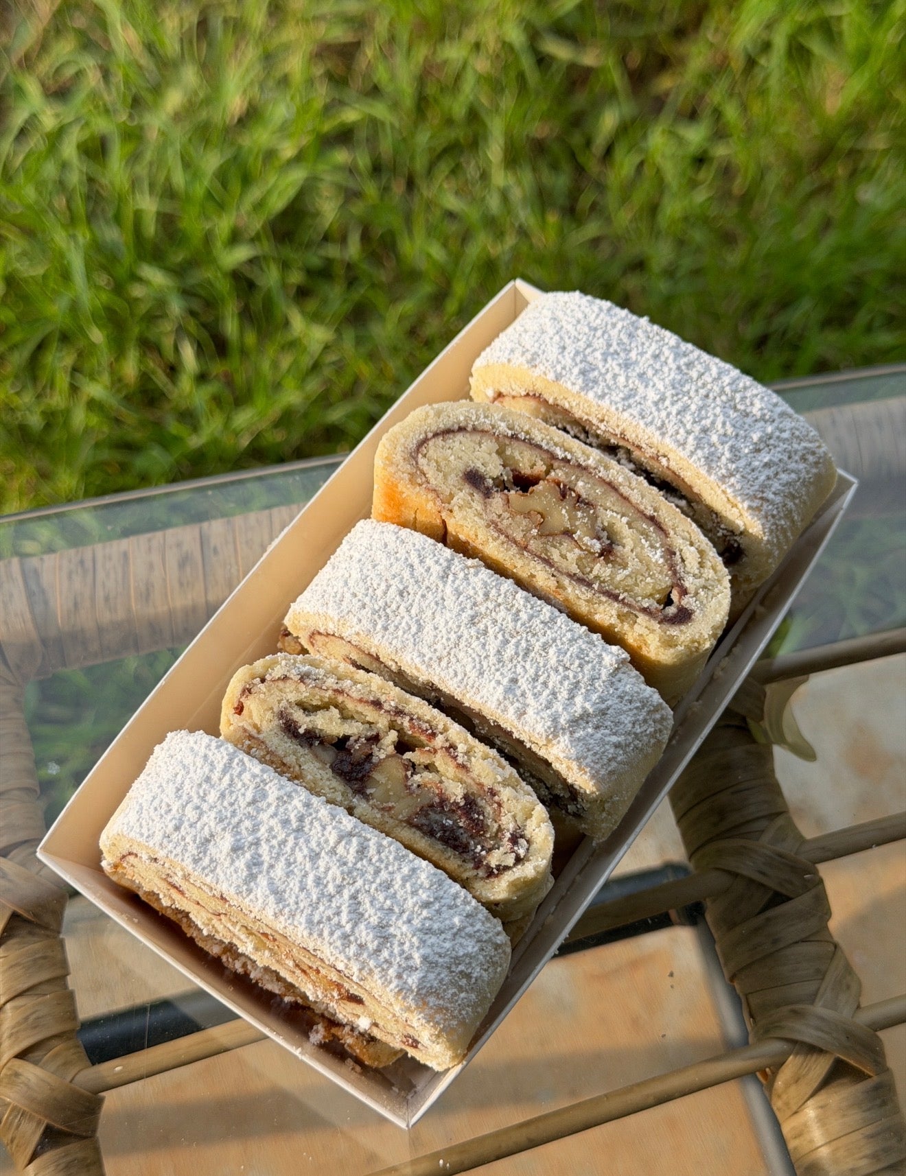 Date cookies with walnuts